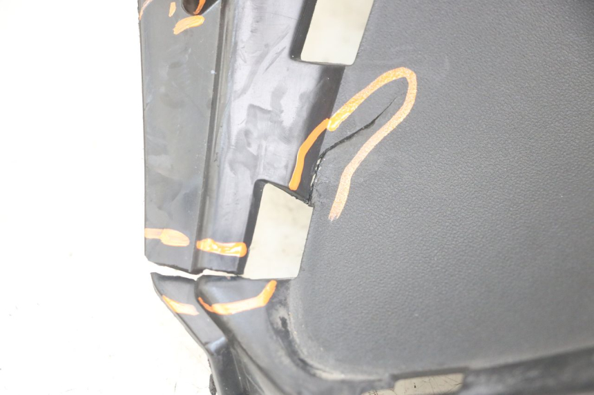 photo de FACE AVANT INTERIEUR YAMAHA XMAX X-MAX ABS 125 (2017 - 2020)