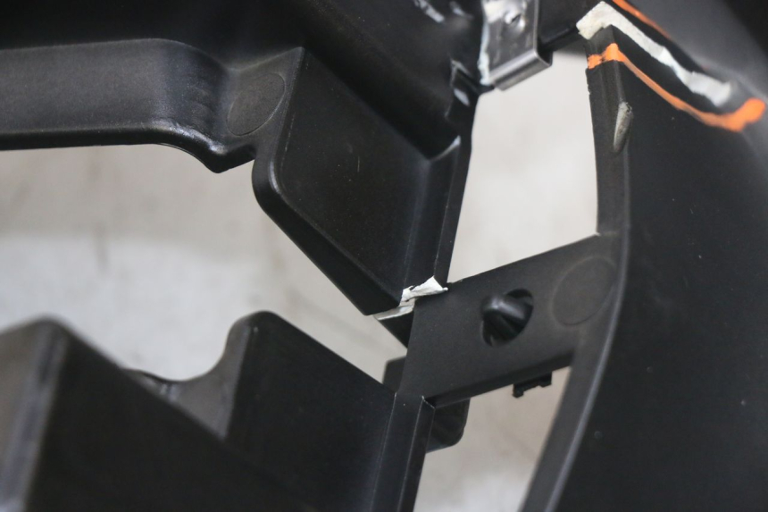 photo de FACE AVANT PIAGGIO MP3 HPE 300 (2019 - 2026) - Zoom état d’usage