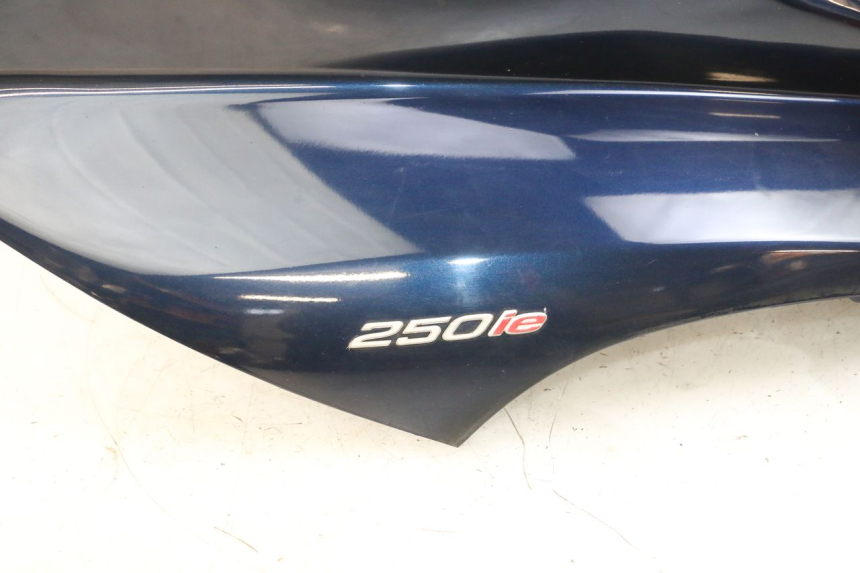 photo de FACE AVANT PIAGGIO MP3 RL 250 (2007 - 2010) - Détails caractéristiques