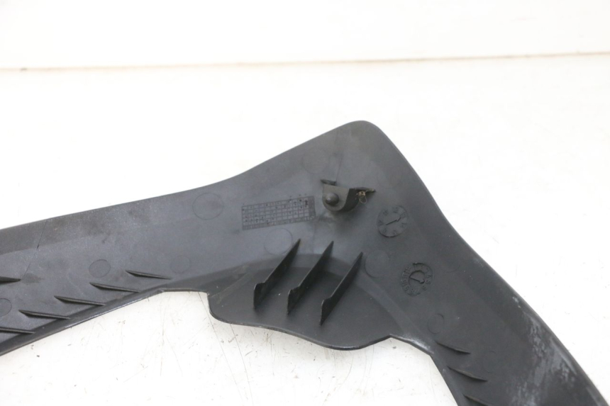 photo de FACE AVANT SUPERIEUR  SUZUKI BURGMAN 125 (2007 - 2014) - Gros plan technique