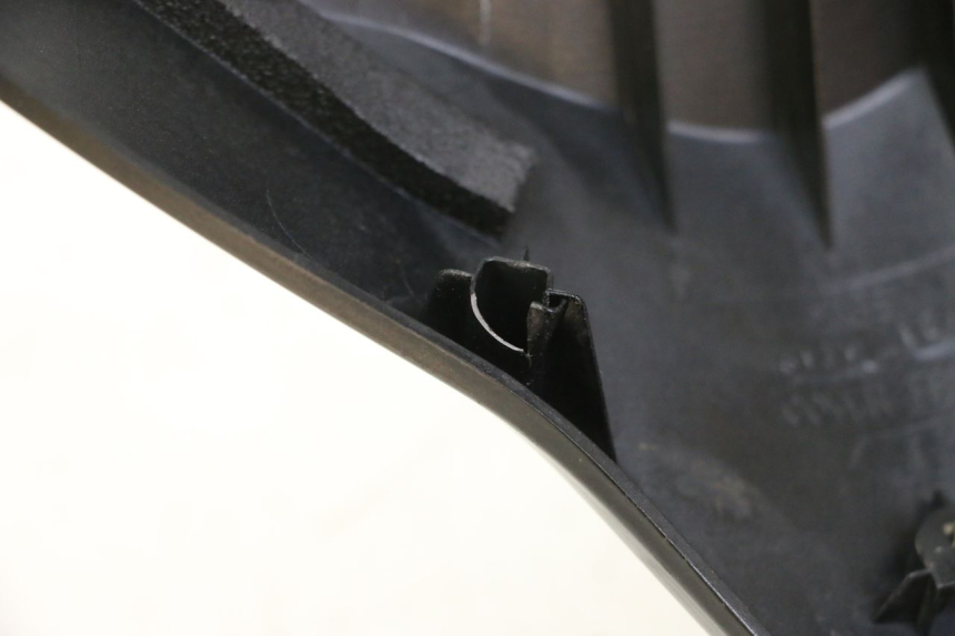 photo de FACE AVANT SUPERIEUR  SUZUKI BURGMAN 125 (2015 - 2017)