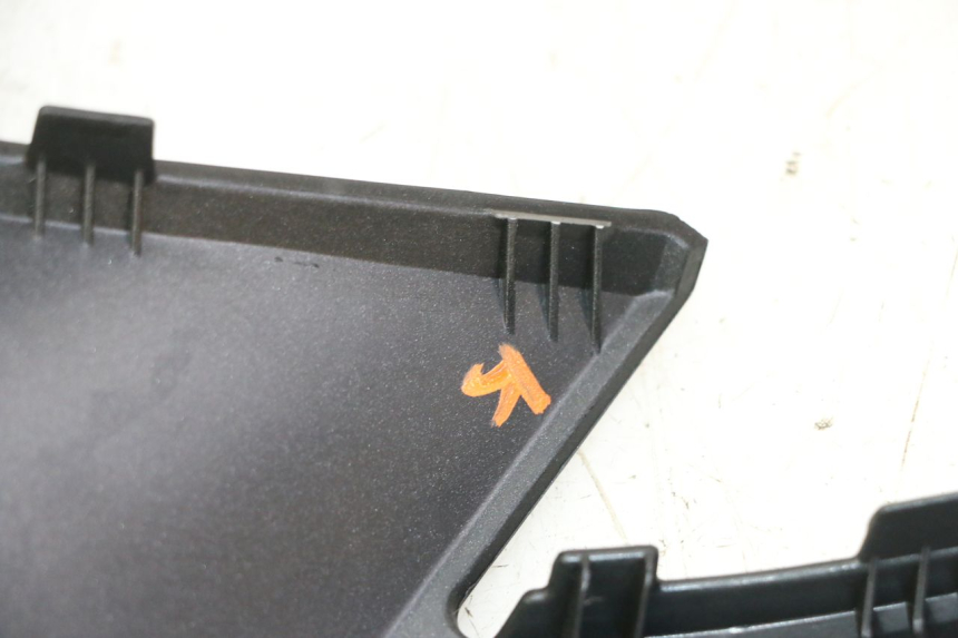 photo de FACE AVANT SUPERIEUR  YAMAHA XMAX X-MAX 125 (2021 - 2025)