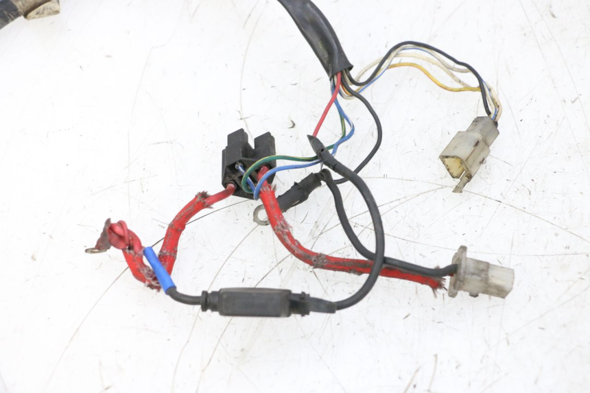 photo de FAISCEAU MBK BOOSTER SPIRIT NAKED 50 (2004 - 2017) - Vue d’ensemble