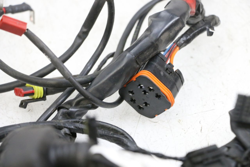 photo de FAISCEAU PIAGGIO MP3 HPE 350 (2018 - 2020) - Vue d’ensemble