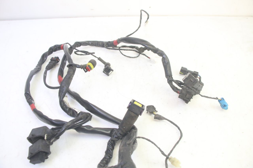 photo de FAISCEAU PIAGGIO MP3 LT 400 (2007 - 2012) - Autre angle de vue