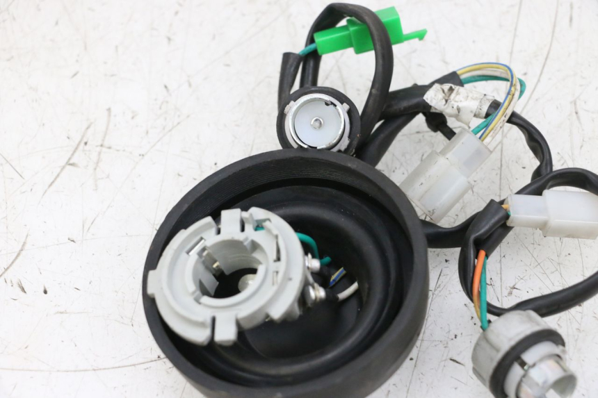 photo de FAISCEAU PHARE PEUGEOT KISBEE 4T 50 (2018 - 2022) - Zoom état d’usage