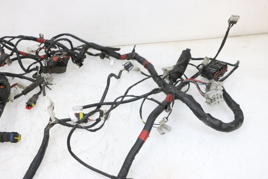 photo de FAISCEAU PIAGGIO VESPA GTS SUPER IE 125 (2009 - 2016) - Vue d’ensemble