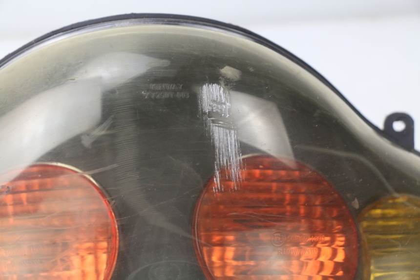 photo de FEU ARRIERE JONWAY AZTRAL 125 (2008 - 2017)