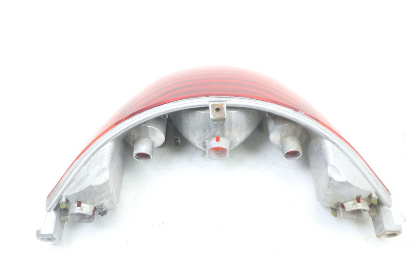 photo de FEU ARRIERE PIAGGIO BEVERLY 125 (1998 - 2005) - Gros plan technique