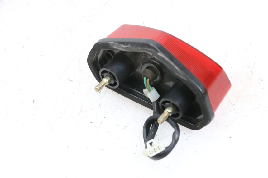 photo de FEU ARRIERE MAG POWER BOMBERS 4T 50 (2016 - 2026) - Autre angle de vue