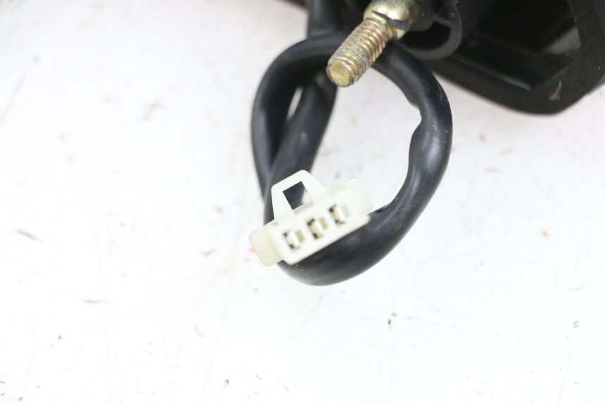 photo de FEU ARRIERE MAG POWER BOMBERS 4T 50 (2016 - 2026) - Gros plan technique