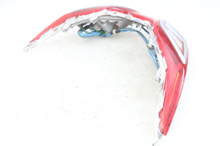 photo de FEU ARRIERE KYMCO DOWNTOWN ABS 125 (2015 - 2017) - Marquages et références