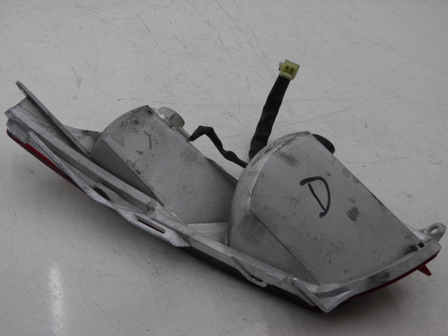 photo de FEU ARRIERE DROIT HONDA FES PANTHEON 125 (2003 - 2007)