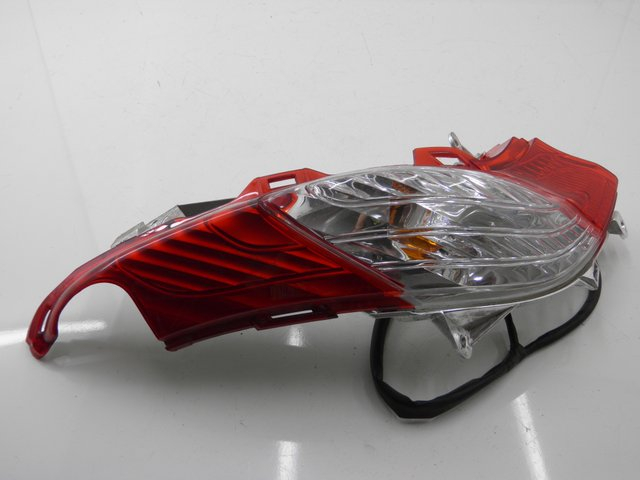 photo de FEU ARRIERE DROIT HONDA FES S-WING SWING 125 (2007 - 2015) - État de surface