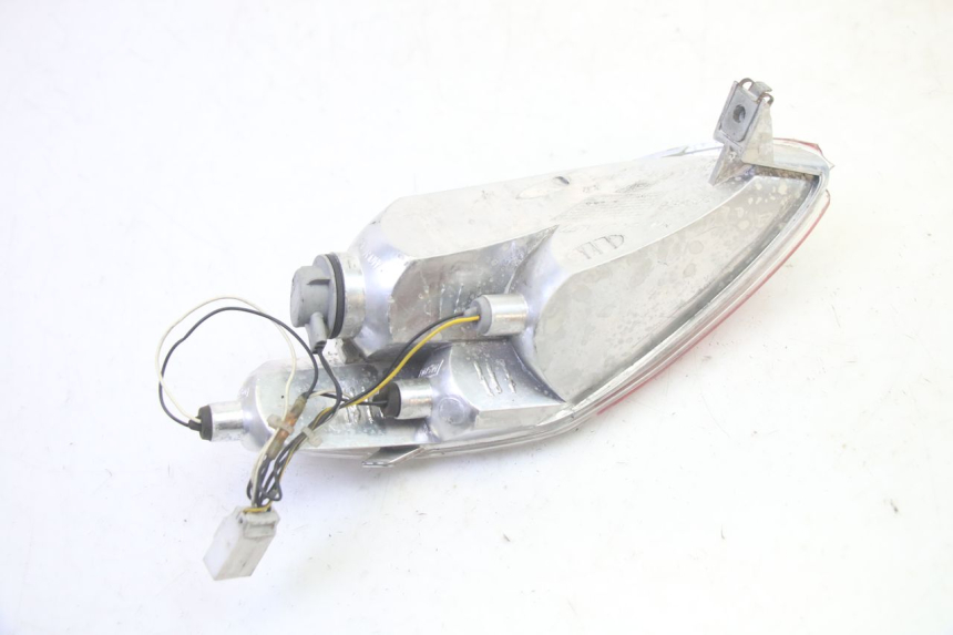 photo de FEU ARRIERE DROIT PIAGGIO MP3 LT 400 (2007 - 2012) - Points de fixation