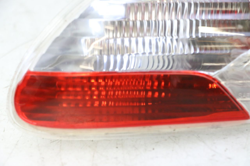 photo de FEU ARRIERE DROIT PIAGGIO MP3 RL 250 (2007 - 2010)