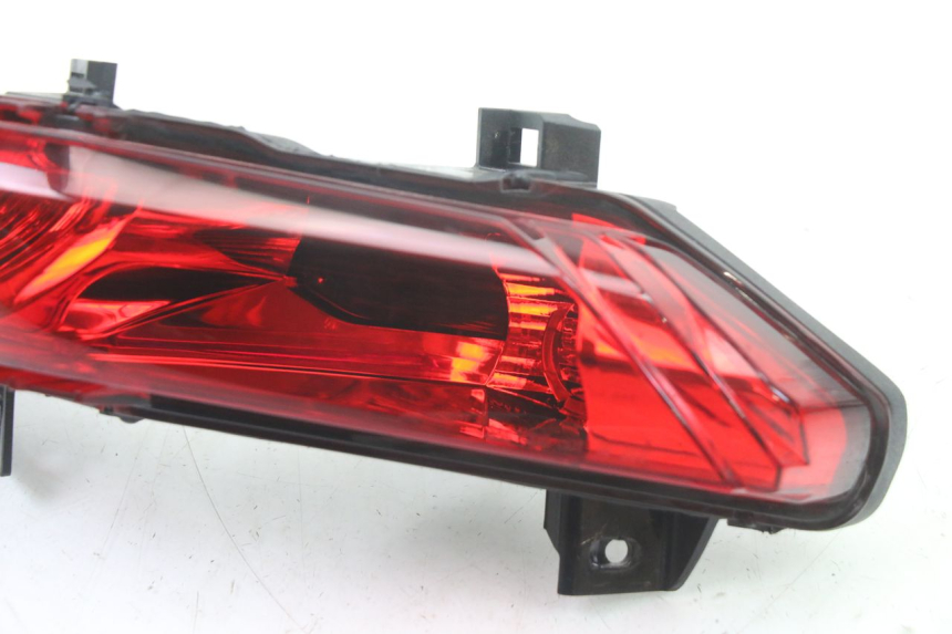 photo de FEU ARRIERE DROIT PIAGGIO MP3 500 (2014 - 2016)