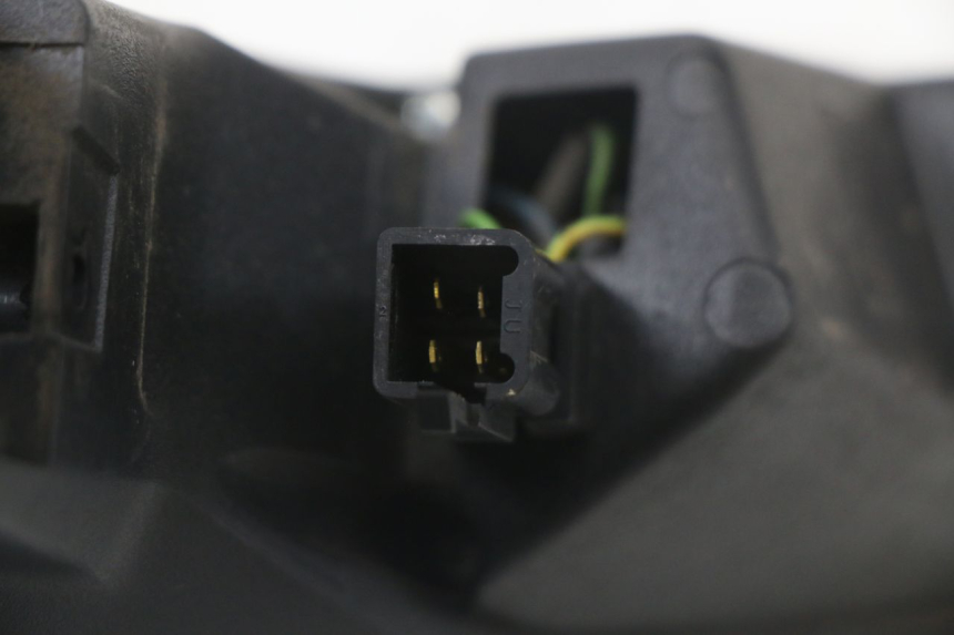 photo de FEU ARRIERE DROIT PEUGEOT SATELIS 125 (2010 - 2012)