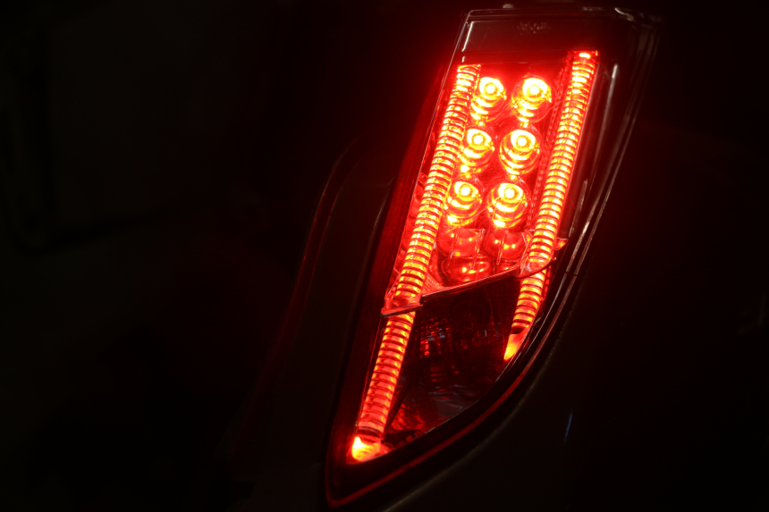 photo de FEU ARRIERE DROIT PEUGEOT SATELIS 125 (2013 - 2018)
