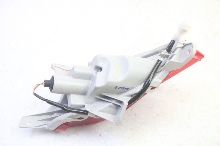 photo de FEU ARRIERE DROIT YAMAHA TRICITY 300 (2020 - 2024) - État de surface