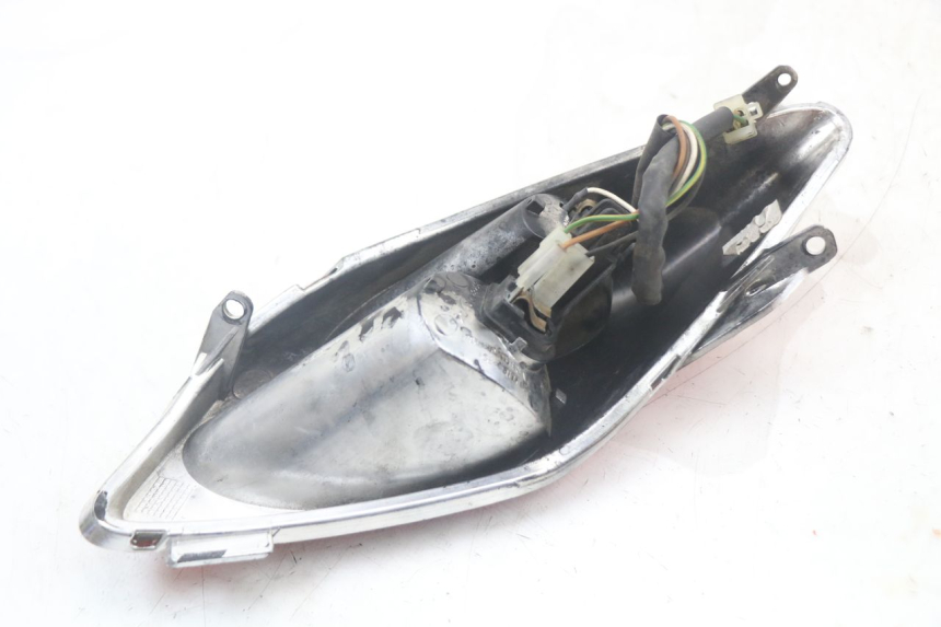 photo de FEU ARRIERE DROIT YAMAHA XMAX X-MAX 125 (2006 - 2009) - Points de fixation