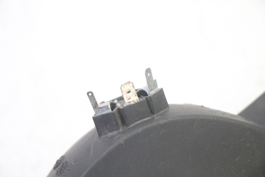 photo de FEU ARRIERE PEUGEOT ELYSEO 125 (1999 - 2004) - Gros plan technique