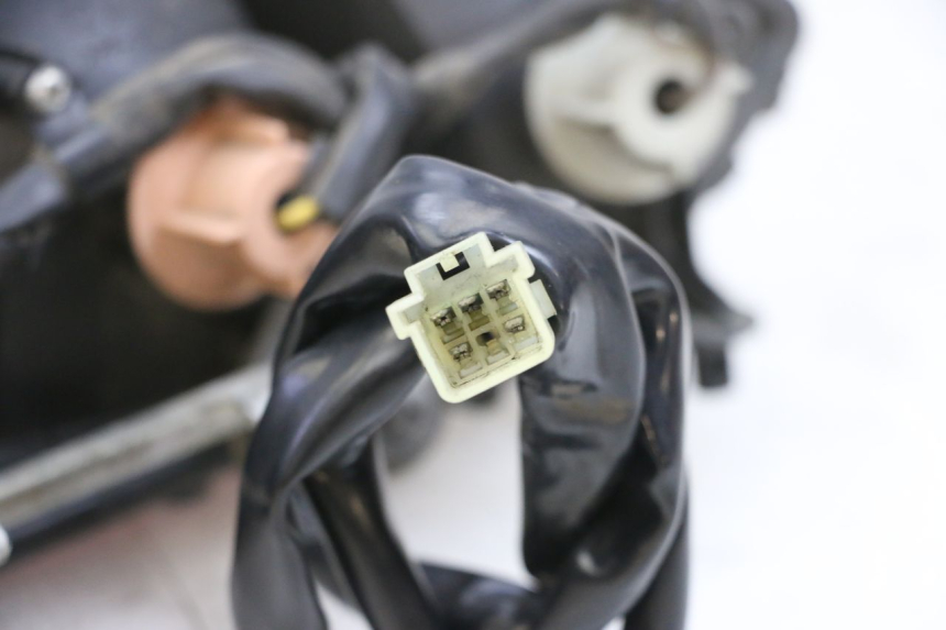 photo de FEU ARRIERE YAMAHA FJR ABS 1300 (2006 - 2012) - Gros plan technique