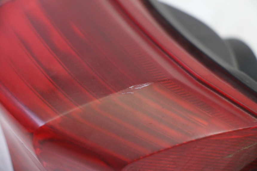 photo de FEU ARRIERE YAMAHA FZ6 N FAZER 600 (2004 - 2006)