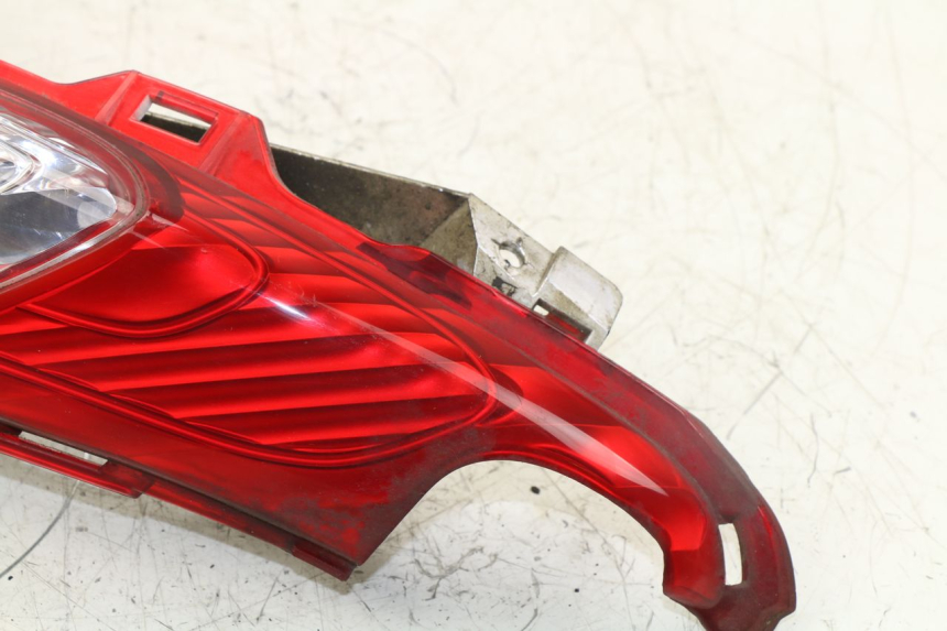 photo de FEU ARRIERE GAUCHE HONDA FES S-WING SWING 125 (2007 - 2015)