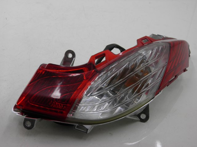 photo de FEU ARRIERE GAUCHE HONDA FES S-WING SWING ABS 125 (2007 - 2015)