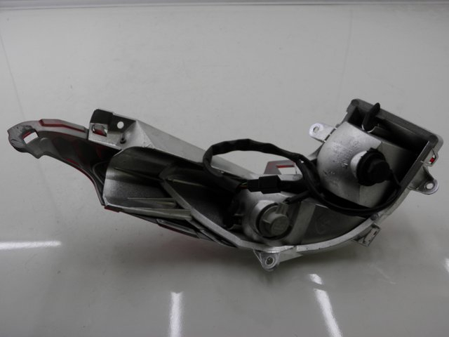 photo de FEU ARRIERE GAUCHE HONDA FES S-WING SWING ABS 125 (2007 - 2015)