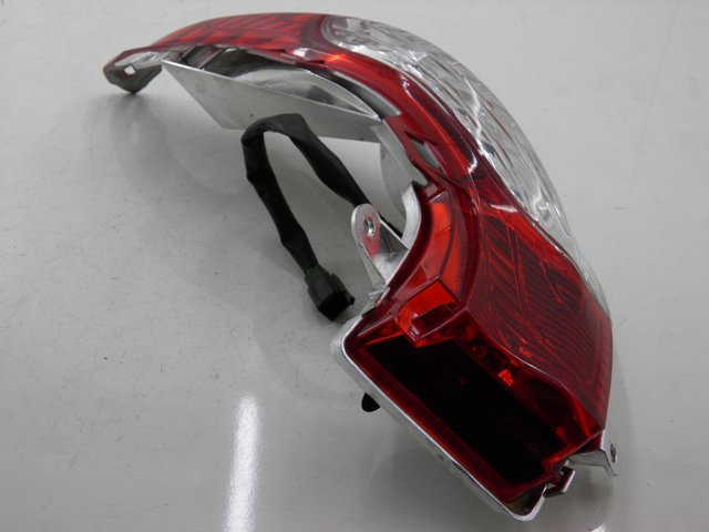photo de FEU ARRIERE GAUCHE HONDA FES S-WING SWING ABS 125 (2007 - 2015)