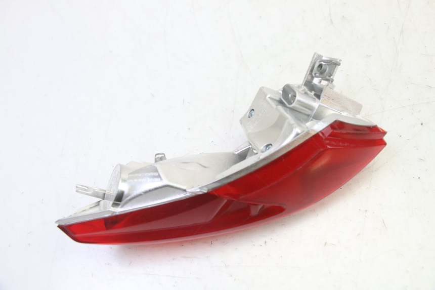 photo de FEU ARRIERE GAUCHE PIAGGIO MP3 HPE 310 (2024 - 2025)