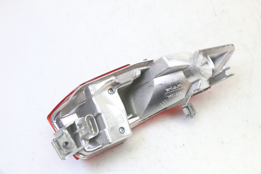 photo de FEU ARRIERE GAUCHE PIAGGIO MP3 HPE 310 (2024 - 2025)