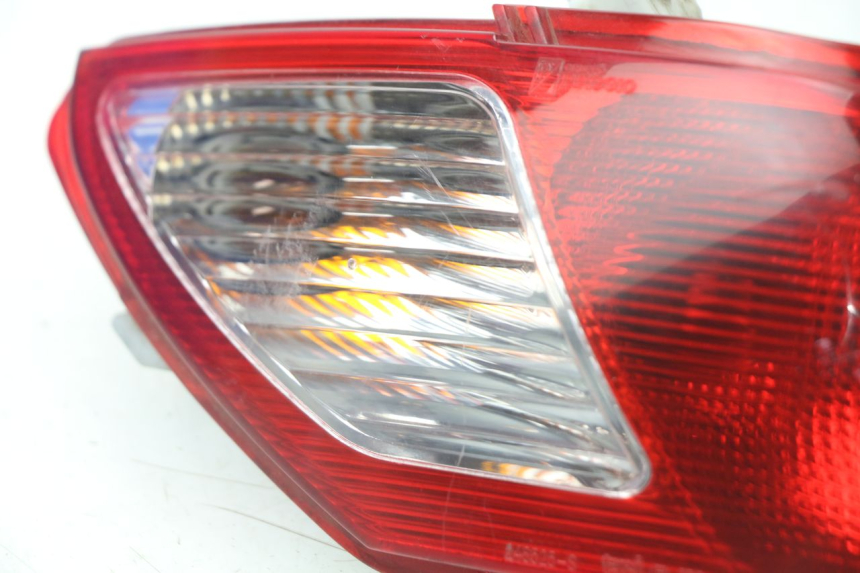 photo de FEU ARRIERE GAUCHE PIAGGIO MP3 LT 300 (2010 - 2016)