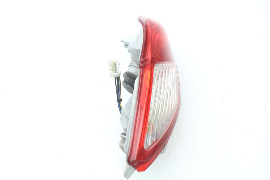 photo de FEU ARRIERE GAUCHE PIAGGIO MP3 LT 300 (2010 - 2016)