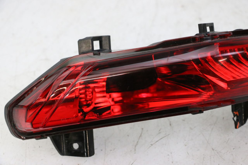 photo de FEU ARRIERE GAUCHE PIAGGIO MP3 500 (2014 - 2016)