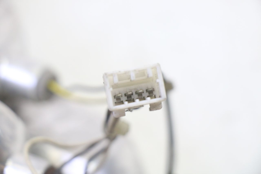 photo de FEU ARRIERE GAUCHE PIAGGIO MP3 125 (2006 - 2014)