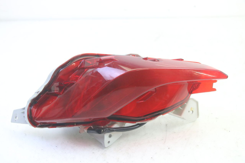 photo de FEU ARRIERE GAUCHE YAMAHA TRICITY 300 (2020 - 2024) - Détail de la pièce