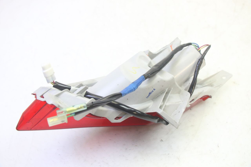 photo de FEU ARRIERE GAUCHE YAMAHA TRICITY 300 (2020 - 2024) - Autre angle de vue