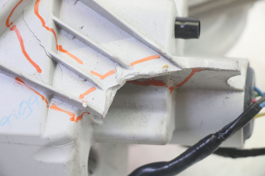 photo de FEU ARRIERE GAUCHE YAMAHA TRICITY 300 (2020 - 2024) - Pièce contrôlée