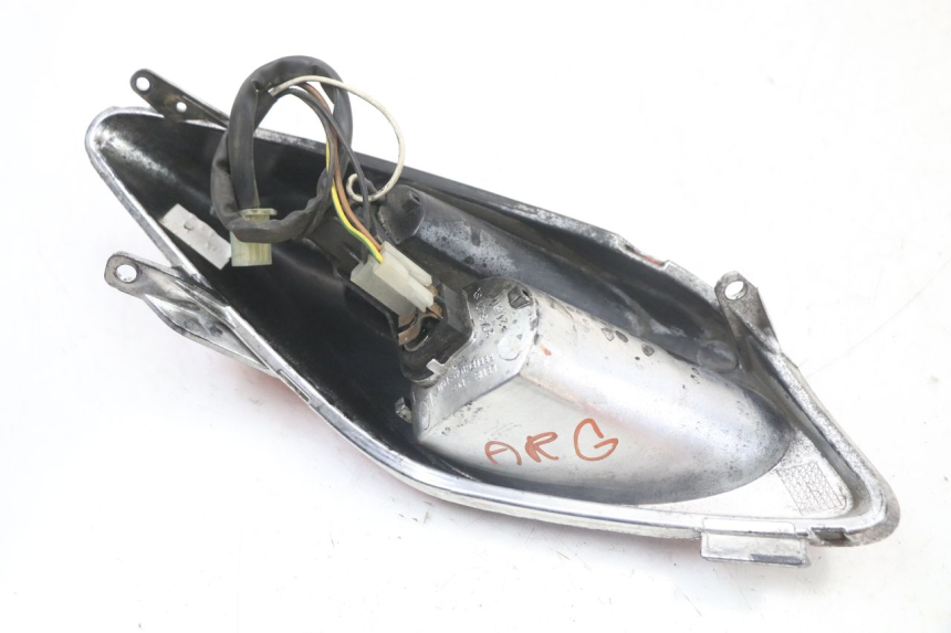 photo de FEU ARRIERE GAUCHE YAMAHA X-MAX XMAX 250 (2006 - 2009)