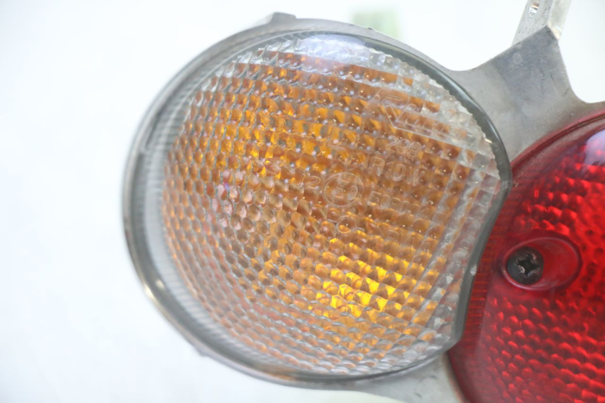 photo de FEU ARRIERE GAUCHE YAMAHA YP MAJESTY 125 (2002 - 2006) - Zoom état d’usage