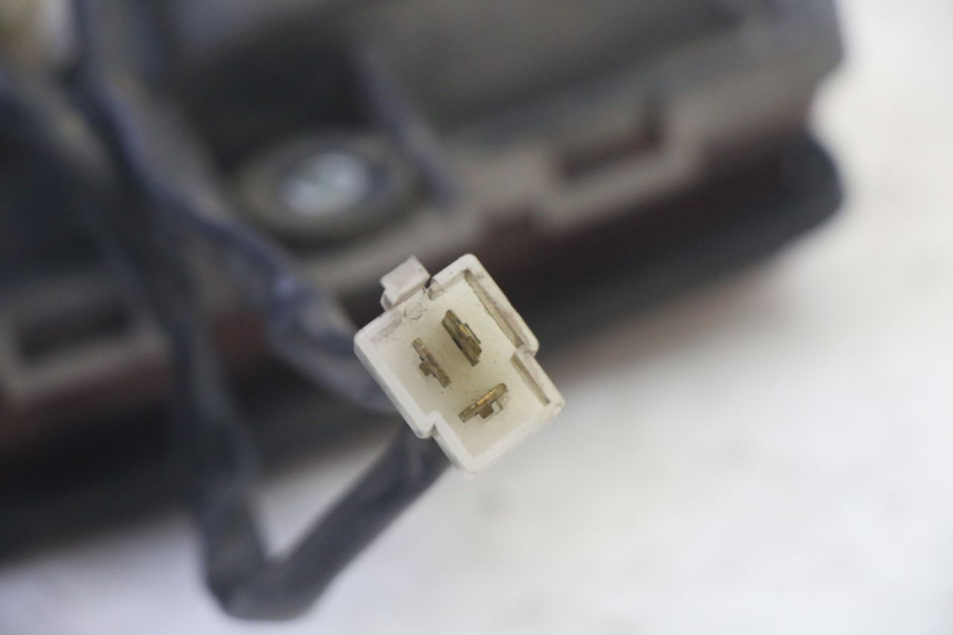 photo de FEU ARRIERE KAWASAKI GPZ RX 1000 (1986 - 1988) - Marquages et références