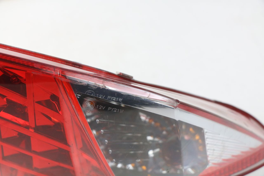 photo de FEU ARRIERE SYM GTS EFI ABS 125 (2012 - 2016)