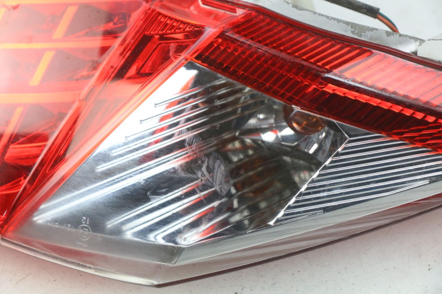photo de FEU ARRIERE SYM GTS EFI ABS 125 (2012 - 2016)