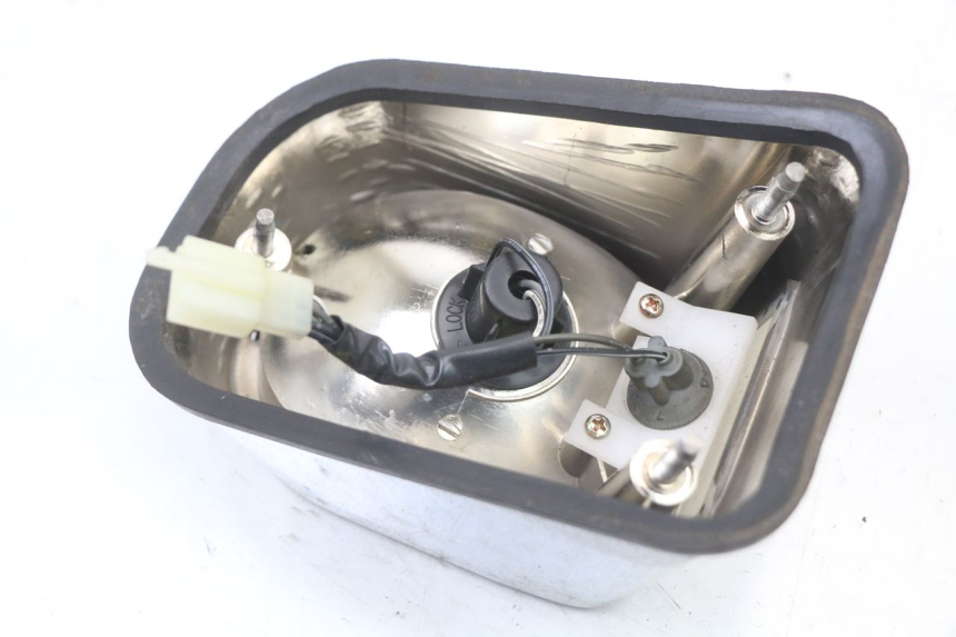 photo de FEU ARRIERE HYOSUNG GV AQUILA 125 (2000 - 2004)