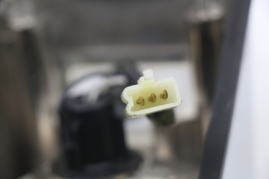 photo de FEU ARRIERE HYOSUNG GV AQUILA 125 (2000 - 2004)