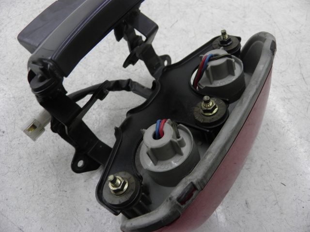 photo de FEU ARRIERE KAWASAKI ZZR 600 (1995 - 2004)