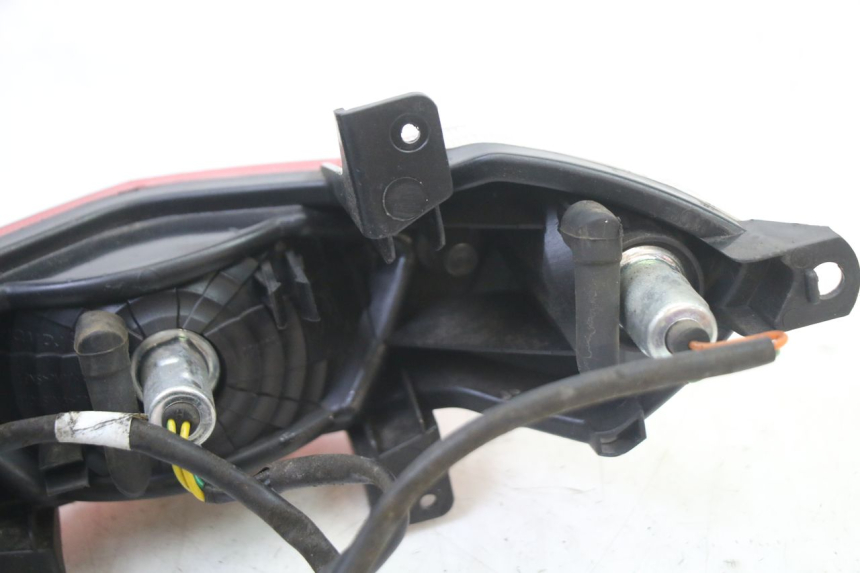 photo de FEU ARRIERE PEUGEOT KISBEE 2T 50 (2010 - 2017)